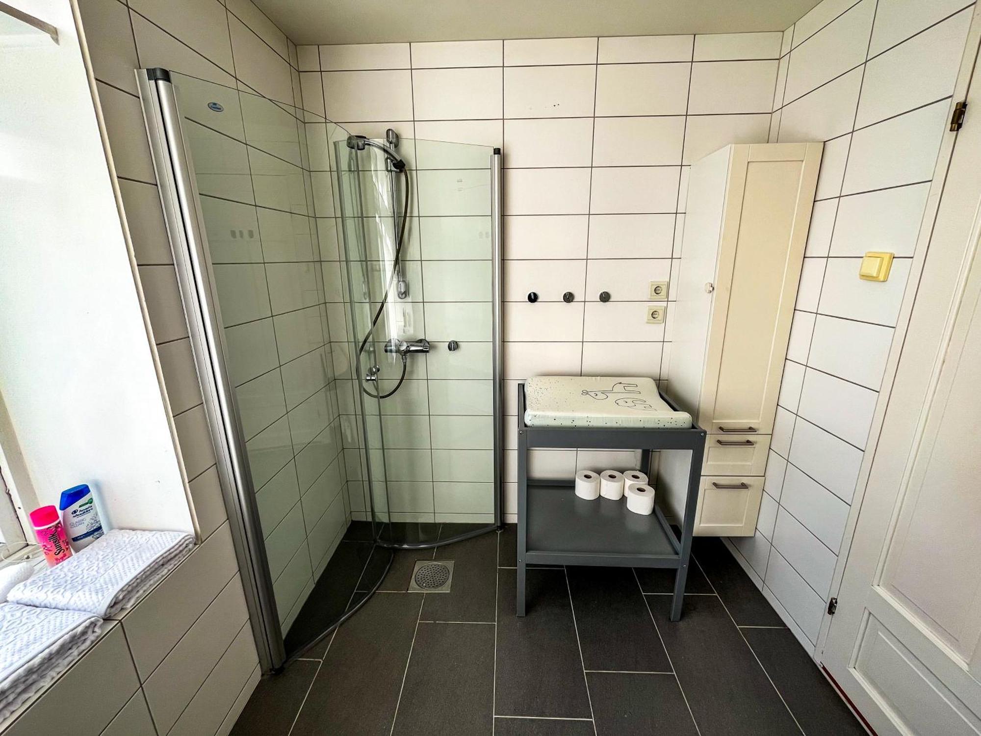 Ålesund Two-Bedroom City Apartment With Fire Place, Free Parking And Fjordview Terrace - Calm And Central מראה חיצוני תמונה