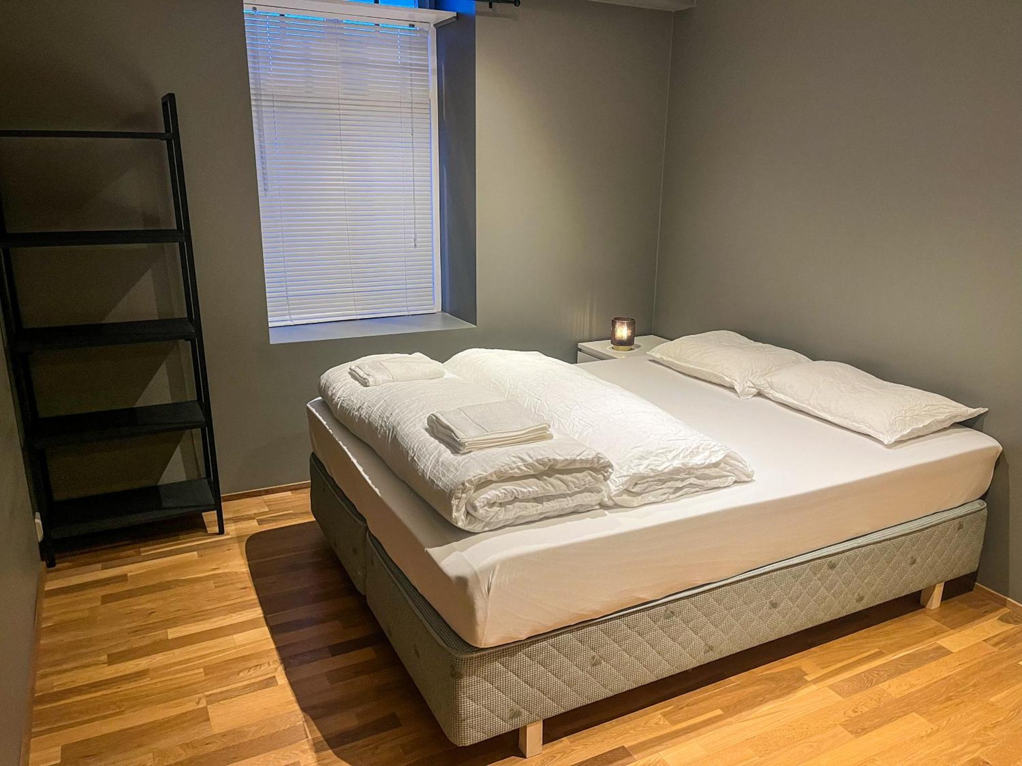 Ålesund Two-Bedroom City Apartment With Fire Place, Free Parking And Fjordview Terrace - Calm And Central מראה חיצוני תמונה