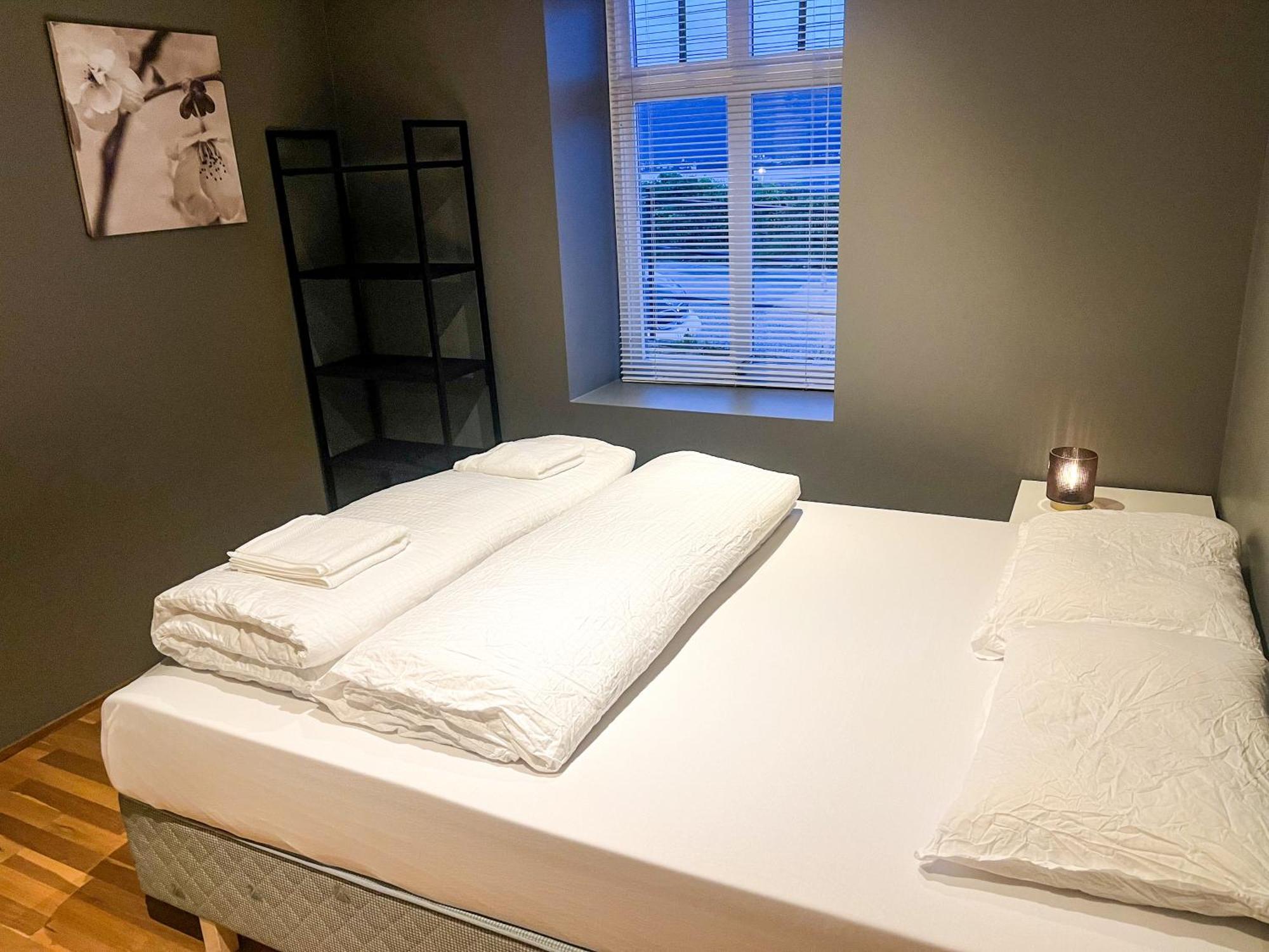 Ålesund Two-Bedroom City Apartment With Fire Place, Free Parking And Fjordview Terrace - Calm And Central מראה חיצוני תמונה