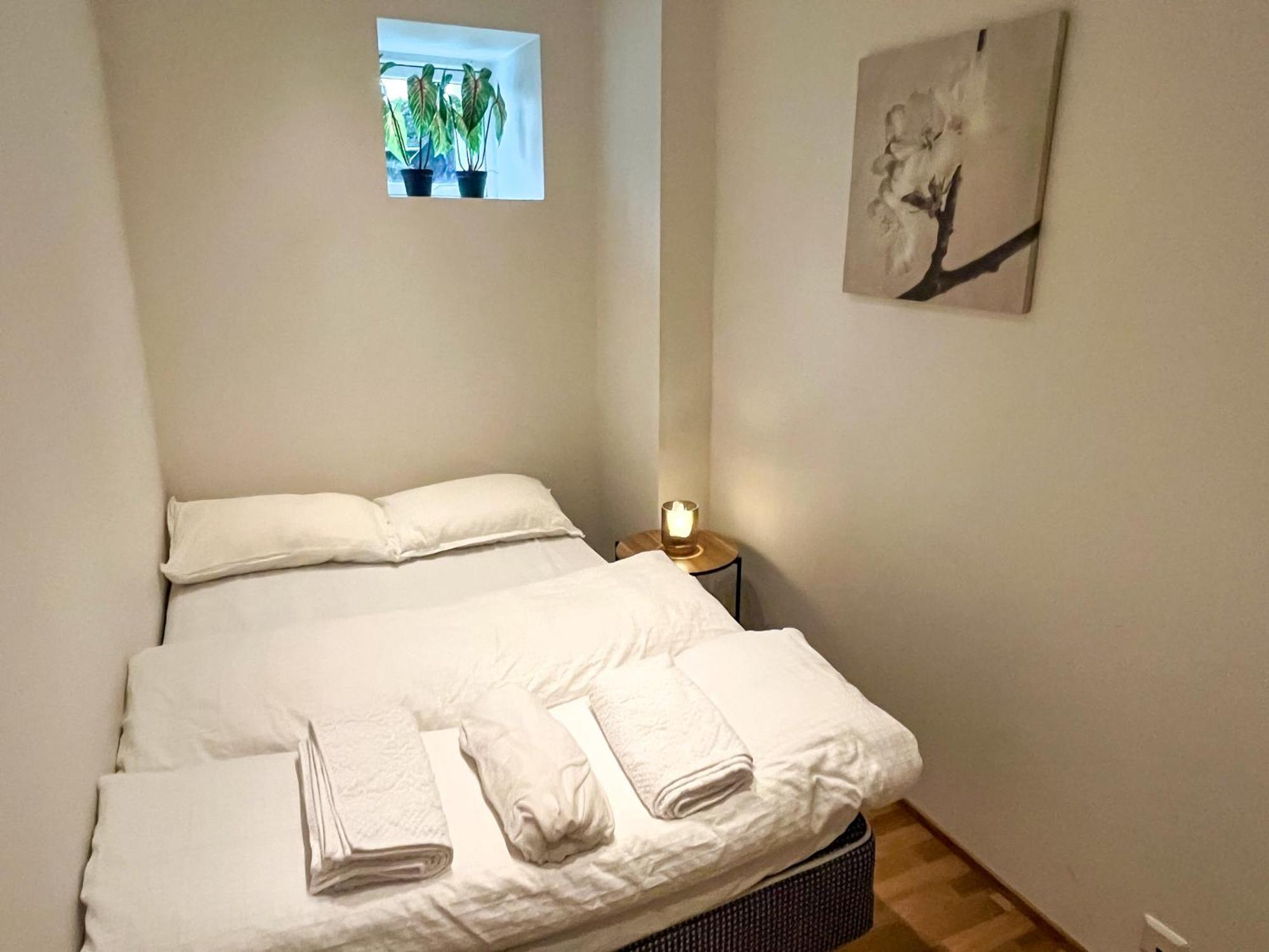 Ålesund Two-Bedroom City Apartment With Fire Place, Free Parking And Fjordview Terrace - Calm And Central מראה חיצוני תמונה