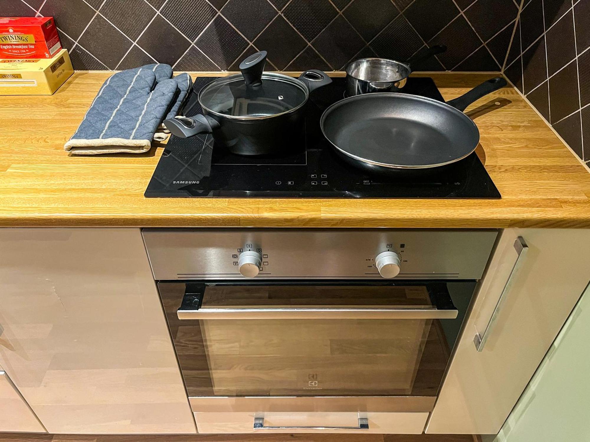 Ålesund Two-Bedroom City Apartment With Fire Place, Free Parking And Fjordview Terrace - Calm And Central מראה חיצוני תמונה